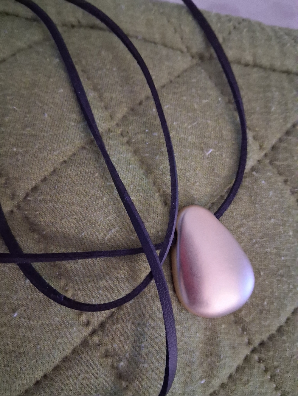 Nwt Universal Theats Minimalist  Gold Teardrop Pendant Necklace - Women Jewelry